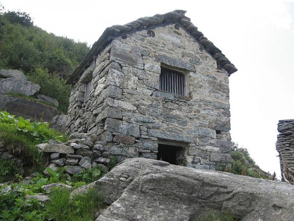 Sentiero Colma di Campertogno - Alpe Oraccio - Alpe sui Piani -